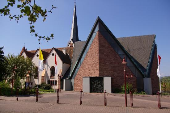 Katholische Pfarrkirche St. Peter und Paul
