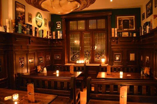 Kelly's Irish Pub
