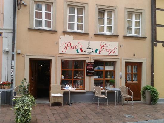 Pias Café
