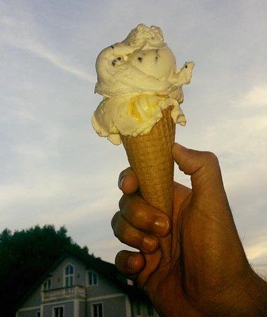 Eiscafe Crema-Gelato