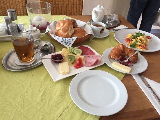 Mietenkamer Dorfladen & Tagescafe