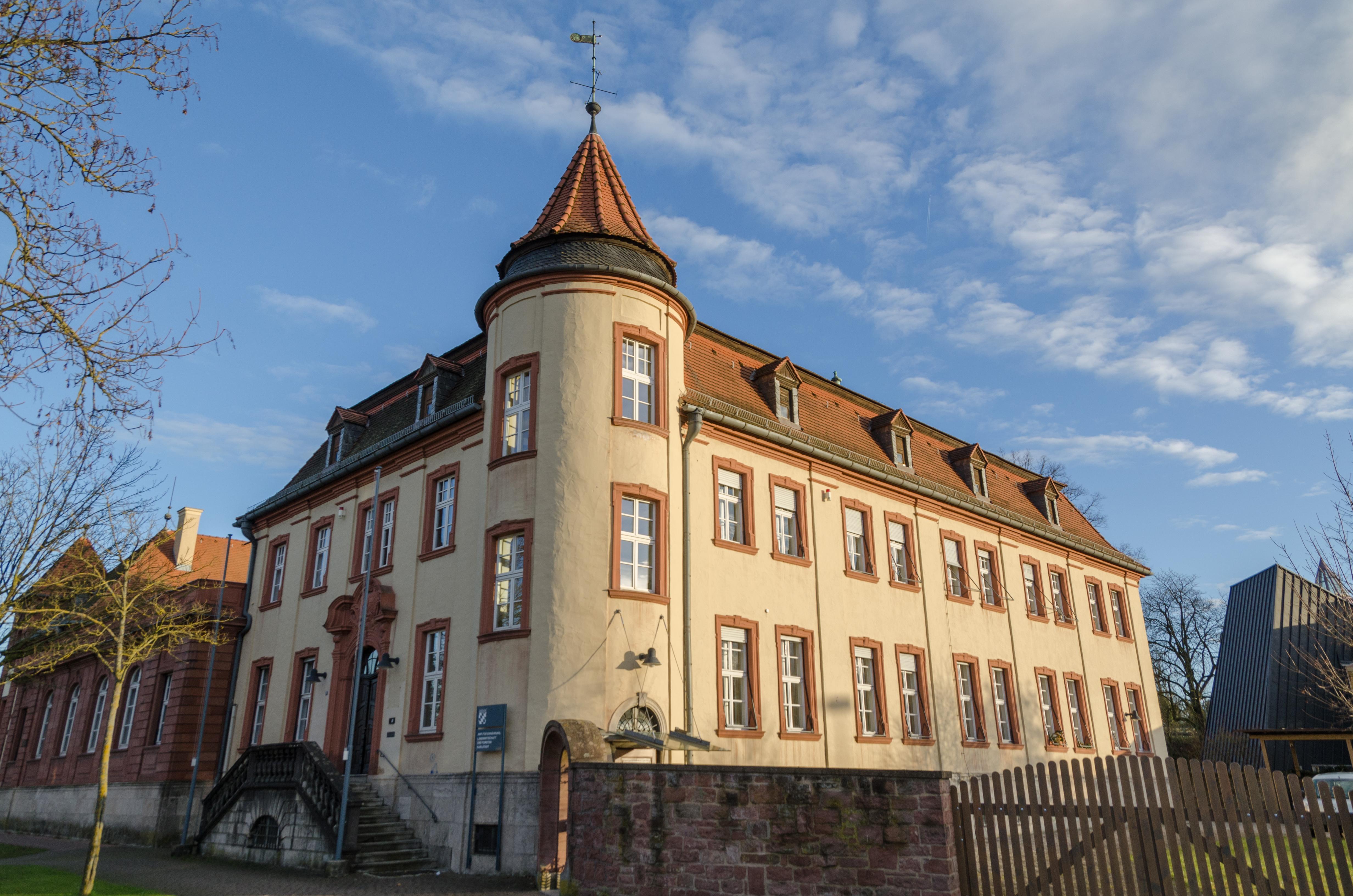 Ehemaliges Amtsgericht mit Wohnhaus