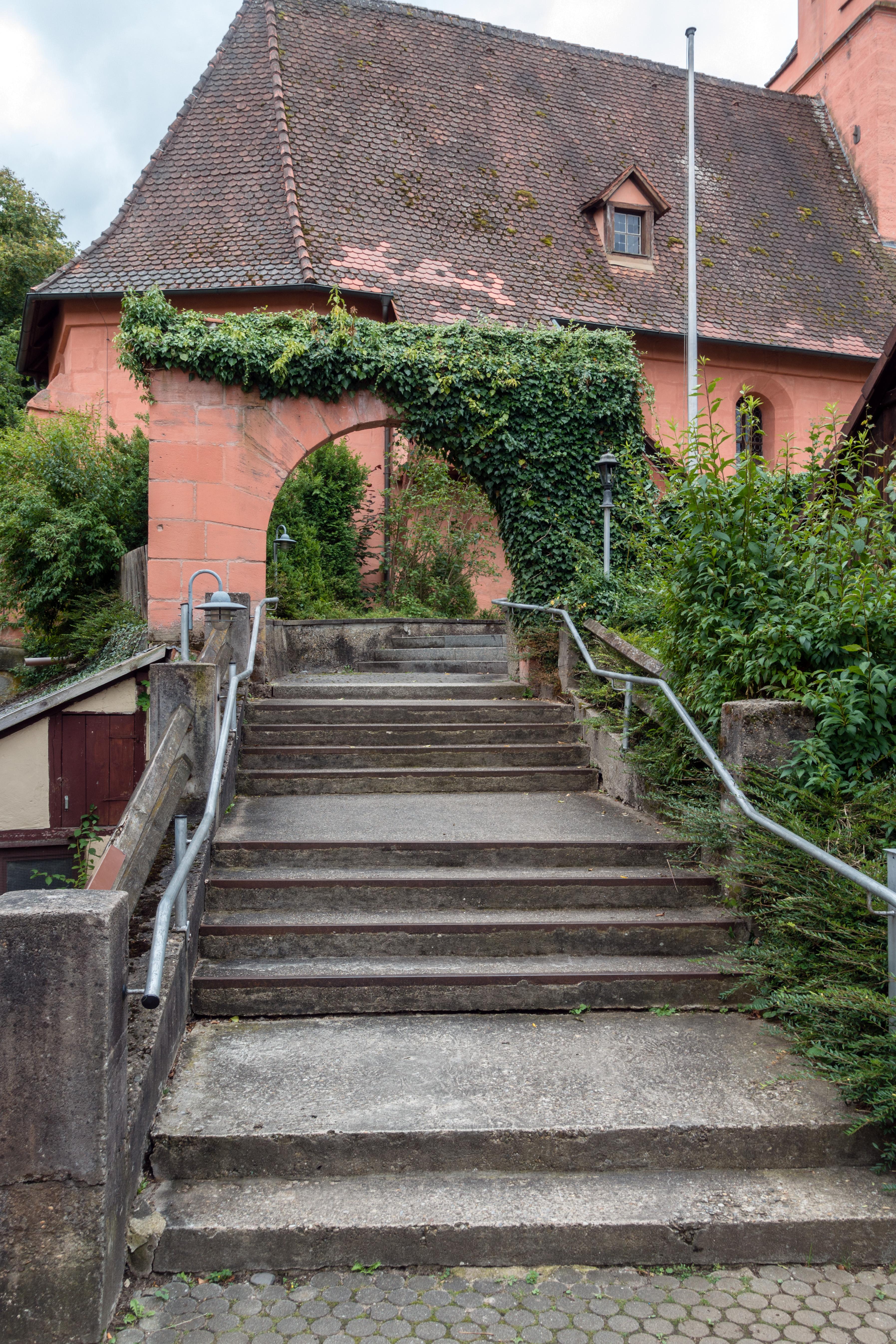 Kirchhofbefestigung Ochenbrucker Straße 4